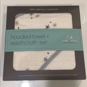 Aden & Anais hooded towel & Washcloth set